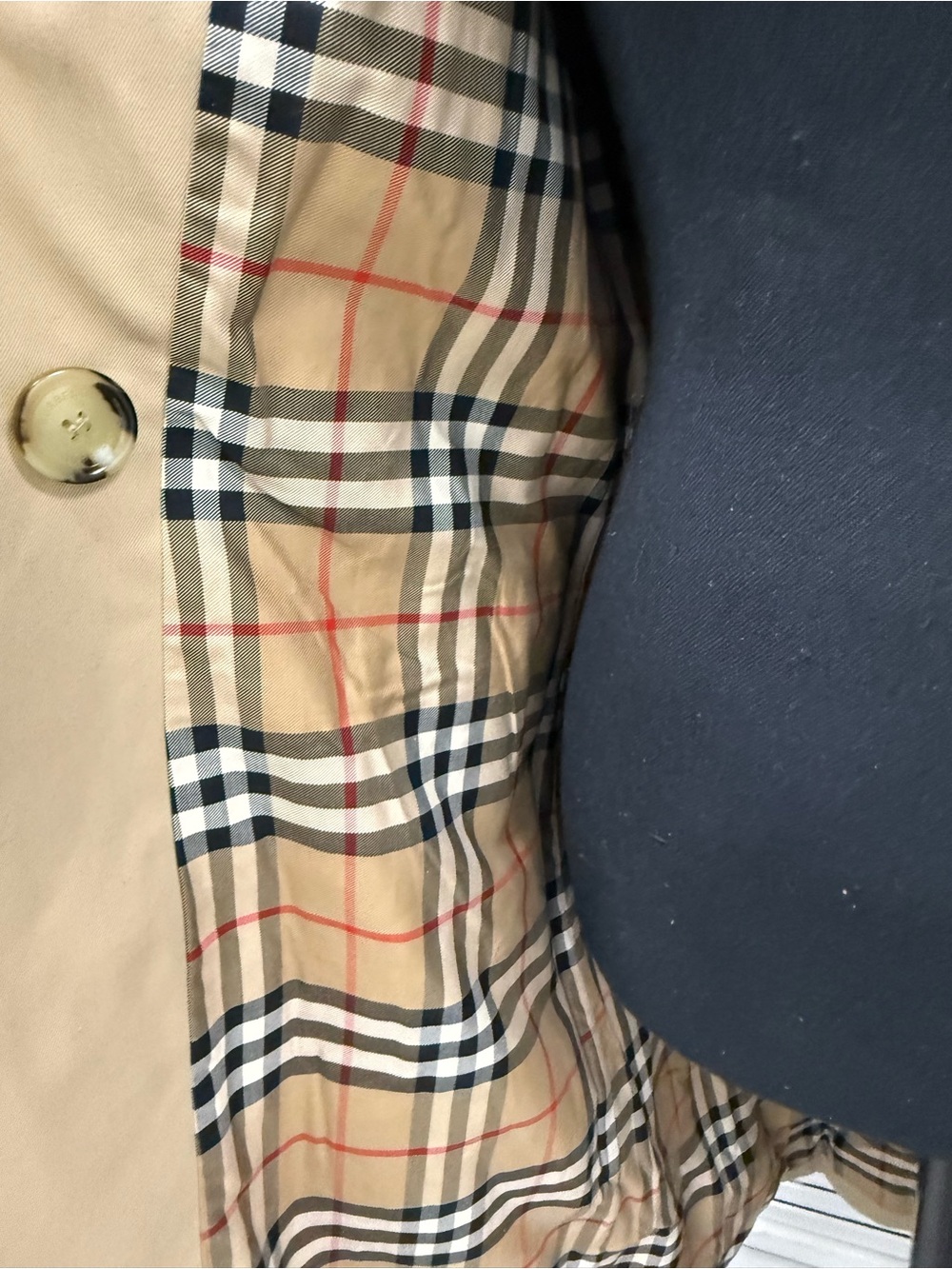 Burberry Honey-Beige Chelsea Heritage Trench Coat with Belt - Picture 13 of 16